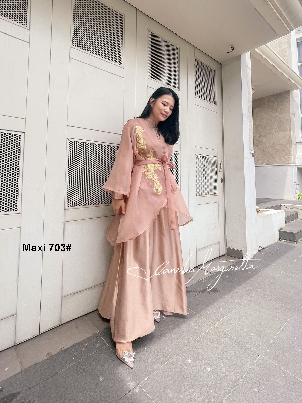 Maxi 703# hitam