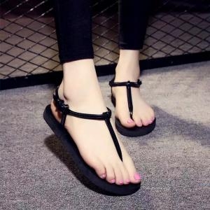 Sandal Spon tali hitam